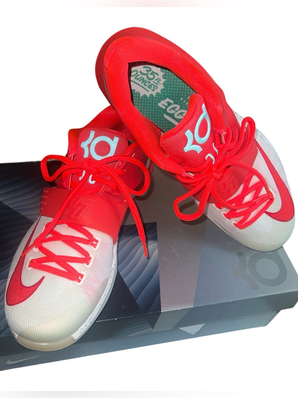 Nike KD Vll XMAS Athletic Shoe in Crimson/Ivory/EMRLD Green M-8/ Womens 9.5